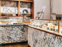 面包甜点陈列柜-WHEAT&BAKER-麥(凯德来福士店)