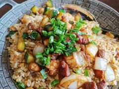 -曼听小寨海鲜烧烤·大连辣炒大王(盖州街店)