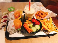 -The Habit Burger Grill 哈比特汉堡(复兴soho店)