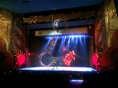 -工人俱乐部剧场杂技表演