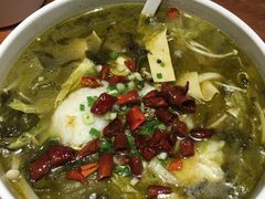 -渝是乎酸菜鱼(龙旗购物中心店)