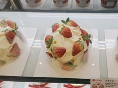 -花花卷卷·鲜食蛋糕(泉屋店)