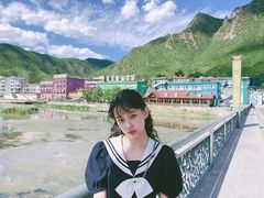 -百里峡七彩艺术小镇