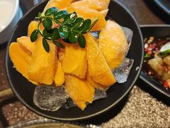 -曼听小寨海鲜烧烤·大连辣炒大王(盖州街店)