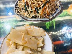 -金杨拉面王小吃面馆·牛三宝面·红烧牛肉粉