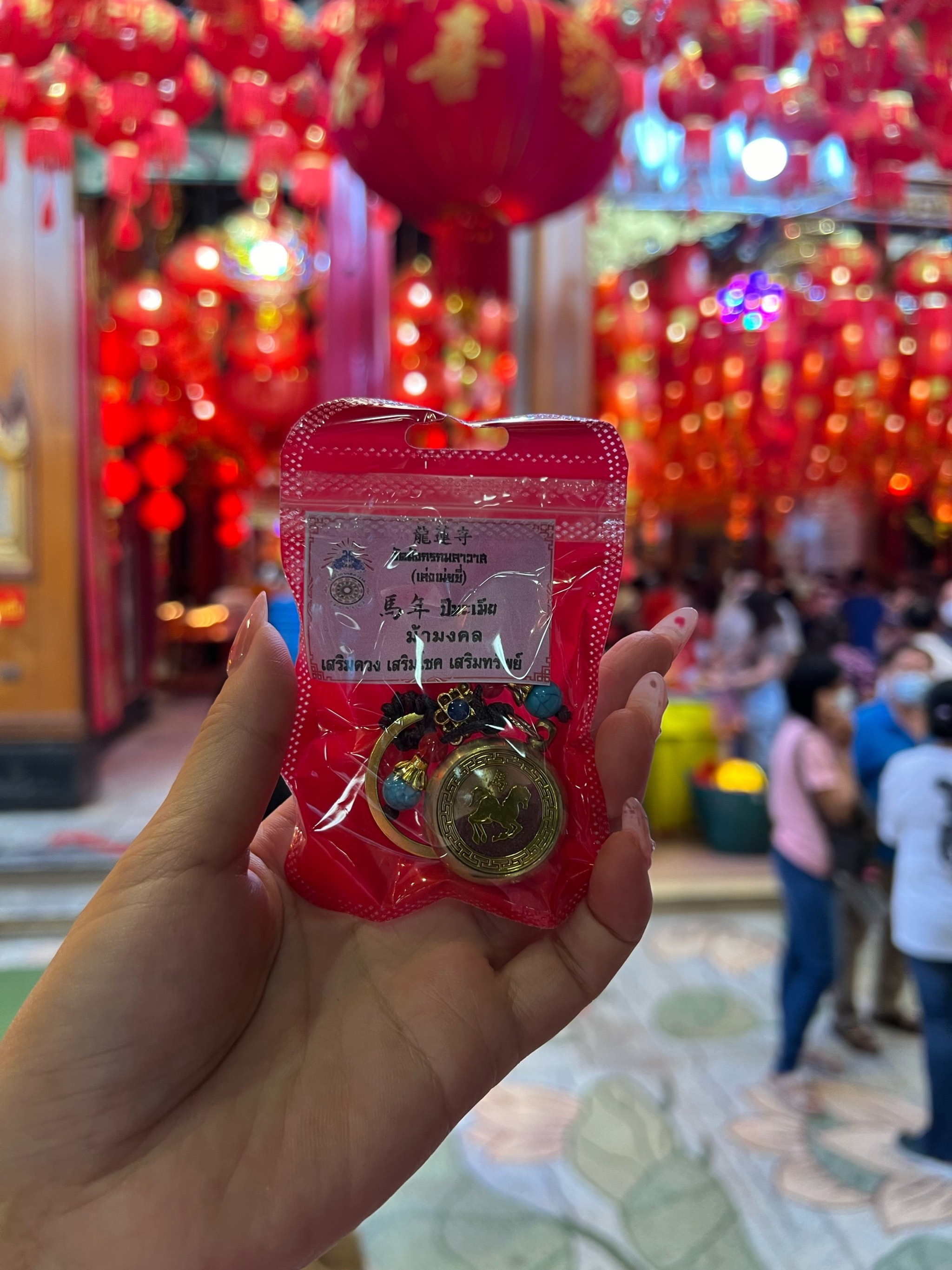 位于唐人街上的龙莲寺和皇恩寺是一家 我们