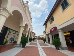 -佛罗伦萨小镇广佛名品奥特莱斯(疏港路店)