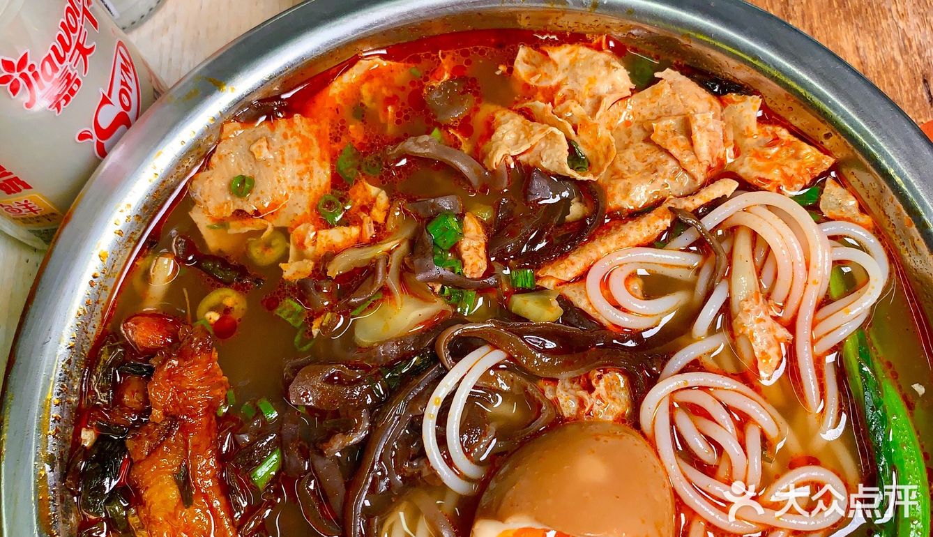 【本地人超爱[爱心]】料足！流油的溏心蛋螺蛳粉