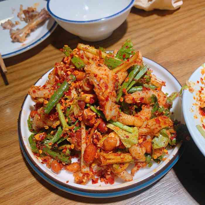 二娘鸡爪爪(东风路总店)-"也是慕名而来了.「柠檬鸡爪」看到菜单上.