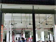 门面-标记美食新鲜猪杂(兴南大道店)