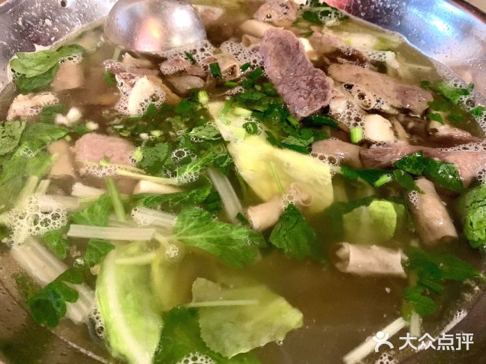 冯四孃跷脚牛肉·非物质文化遗产店翘脚牛肉汤小锅图片