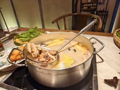 -尚尚仙·酸汤猪手·猪肚鸡火锅(华联万柳购物中心店)