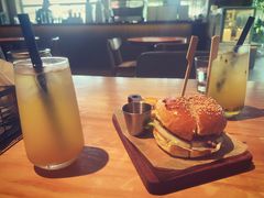 -三勾JJJ Burger&Coffee(梅溪湖店)