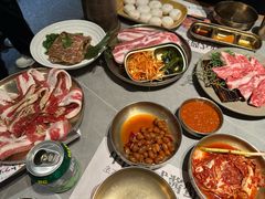 -草家酱蟹炭火烤肉店(珲春南路一店)