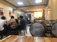 大堂-爆烤鸡头王(十马路店)