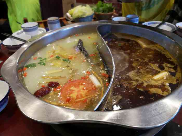 马街老字号罗非鱼庄-"在胡同里,有三层楼,8点到的,可能是因为.