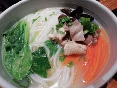 土鸡汤捞米线-云海肴·汽锅鸡·云南菜(领展购物广场·中关村店)