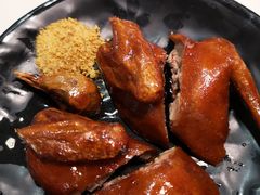 玻璃脆皮乳鸽-禄興記香港大排档(歌斐中心店)
