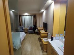 -维也纳酒店(上海虹桥枢纽松江新桥店)