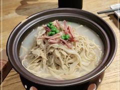 -吴越荣记苏州菜·松鼠桂鱼100%活鱼现做(斜塘老街店)
