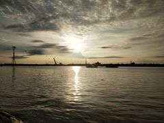 -人民防洪胜利纪念塔