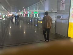 -麦当劳(上海虹桥站30B检票口楼上)