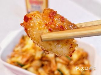 开胃泡菜搭配肥瘦相間的五花肉 美味如此简单