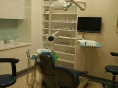 -瑞尔齿科(上海长风大悦城店)