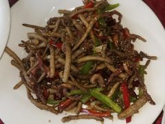 茶树菇鱿鱼须-众乐大盘菜