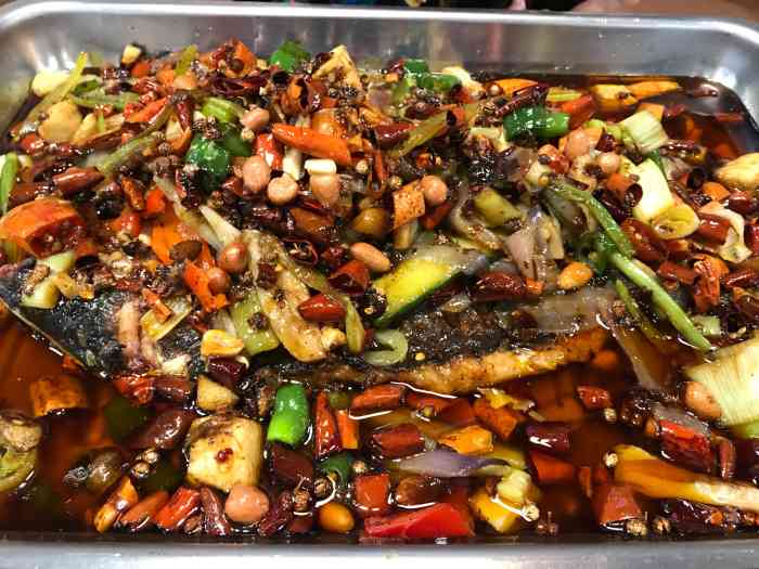 三江烤鱼(龙华店)-"#为vip年会加油# [环境]店就在东.