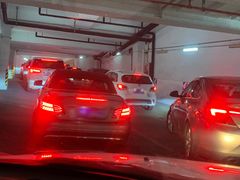 -新世界新丸中心-地下停车场