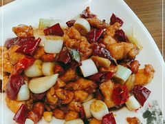 -有红鸡毛店·川菜(建设路店)