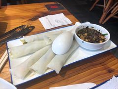 丝娃娃-野山舂·贵州现舂酸汤火锅(鸿通城店)