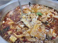 秘制牛油红汤肥肠鱼-川渔居—鱼火锅(八方汇店)