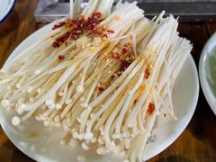 -宏兴烤鱼山庄(宣恩总店)