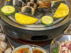 -围炉肉舍•炭烤活鳗•丹东海鲜烤肉(步行街店)