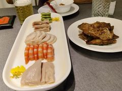 -HOMES上海本帮菜(襄阳公园店)