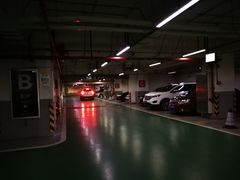 -飞洲国际广场-地下停车库