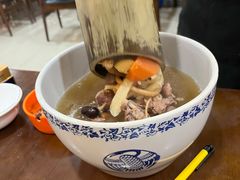 -胡须哥网红竹筒菜
