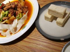 沙湾大盘鸡-塔哈尔·新疆盛宴(城西银泰店)