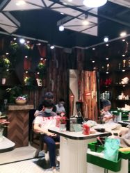-PE SALON