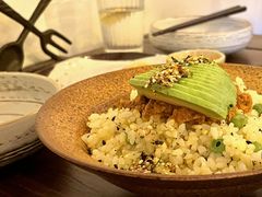 牛油果拌饭-小食院简餐厅