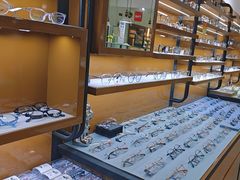 -罗伯特眼镜·蔡司官方授权(罗湖国贸店)