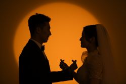 -雪中彩影婚纱摄影·微光艺术中心