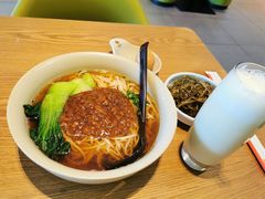 -李先生牛肉面大王(合肥火车站出站口店)