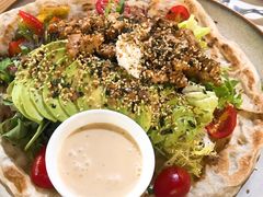 照烧鸡肉配牛油果拉法沙拉-HELLO 27 意面·沙拉·帕尼尼