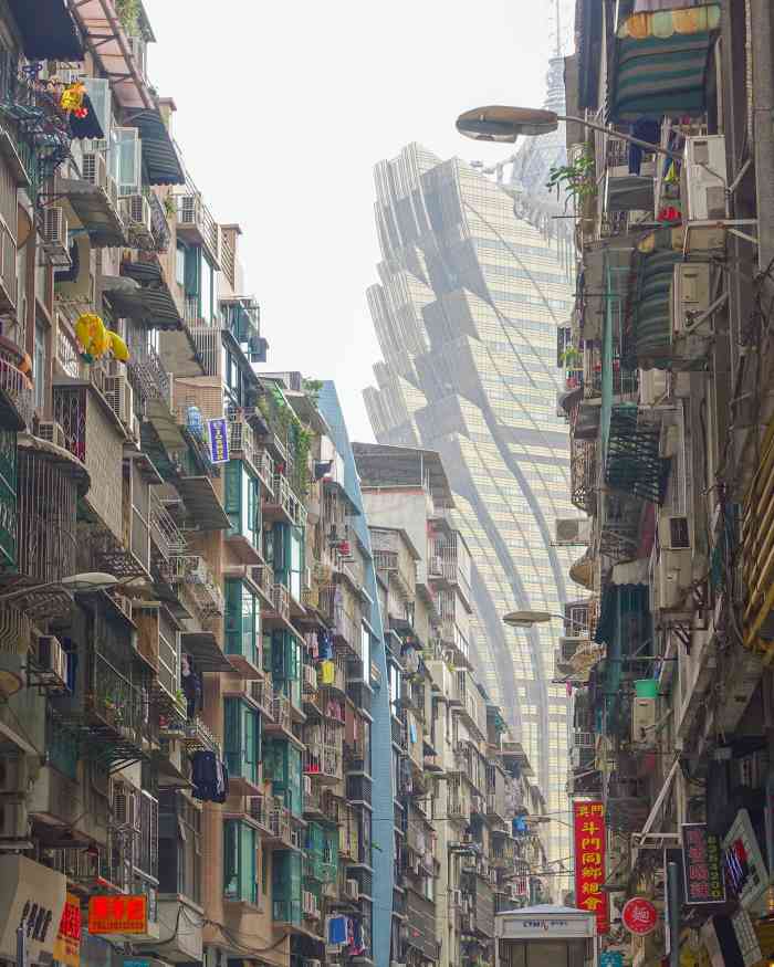 东望洋新街-"国家地理同款打卡地【小巷夹缝看新葡京】,.