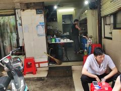 门面-酒宝荡烧烤(长航局江大路住宅小区店)