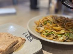 -亮亮面馆(经六路店)