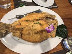 -Chom Cafe and Restaurant